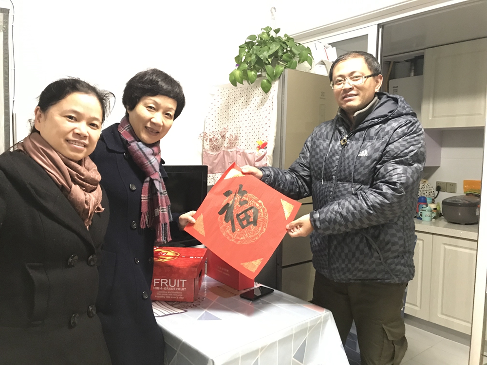 张文英家庭.jpg 张文英家庭.jpg