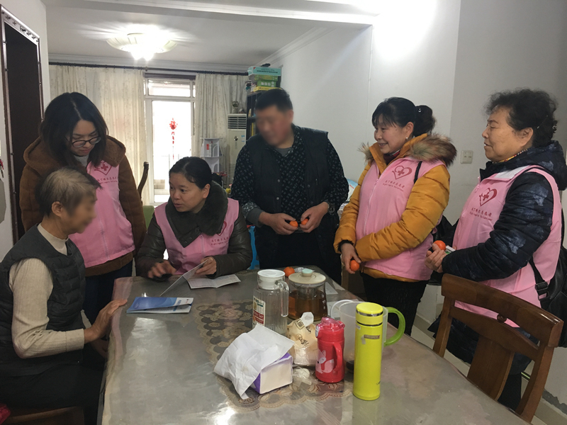 南丁格尔党员志愿者服务队2.jpg