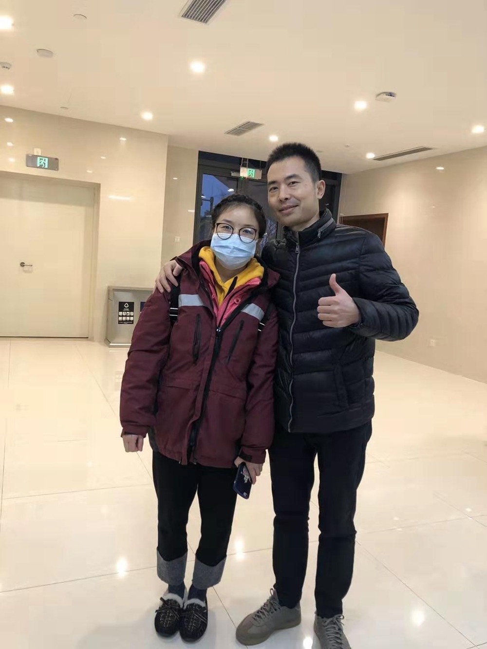 罗春爱人.JPG