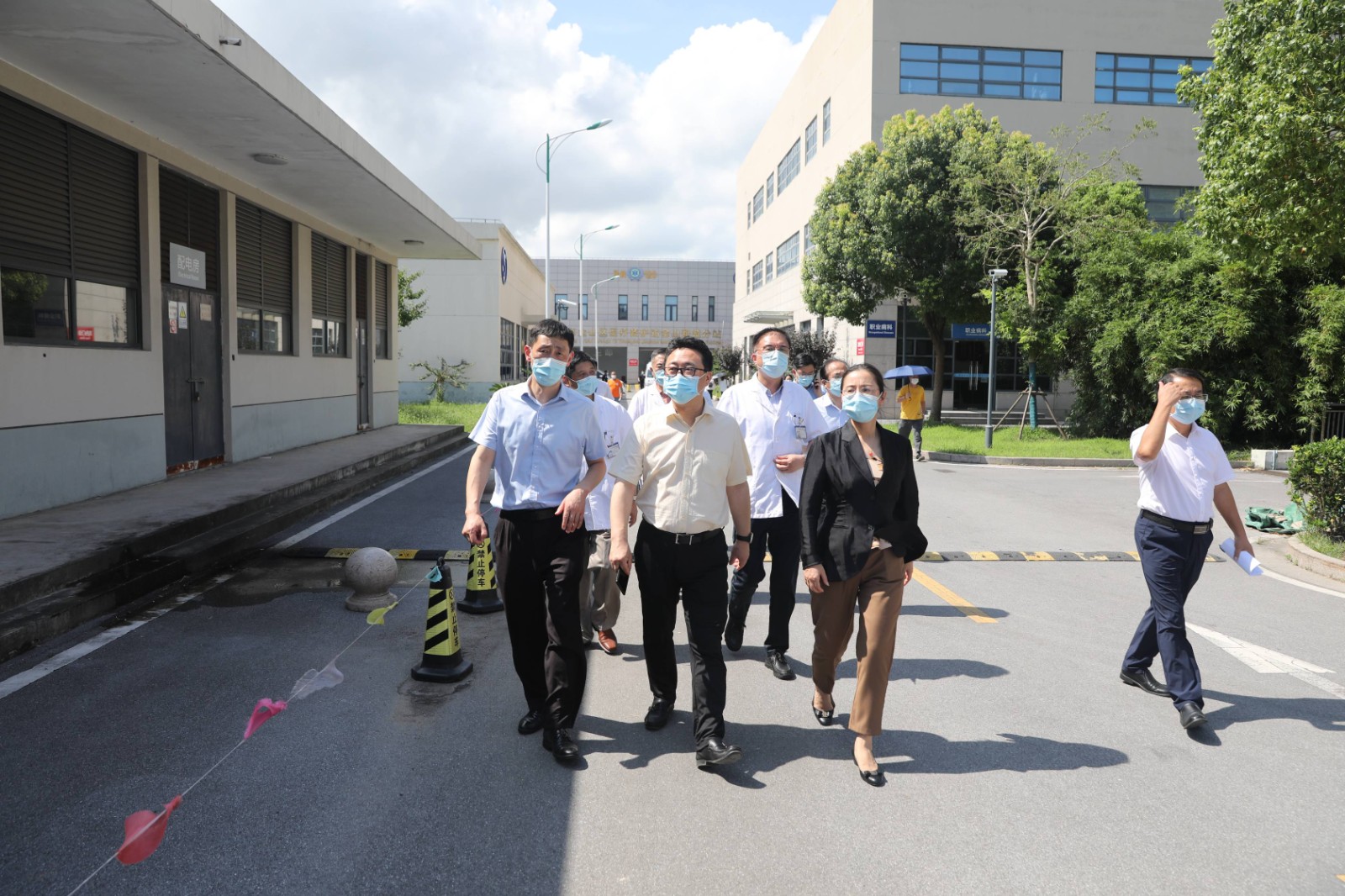2021-08-02 上海市卫健委副主任赵丹丹一行来院视察防疫工作(1).JPG